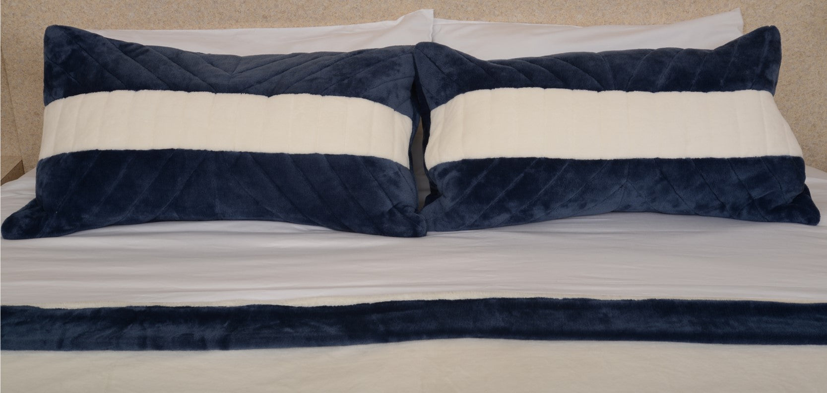 Cream & Navy King/Cal King