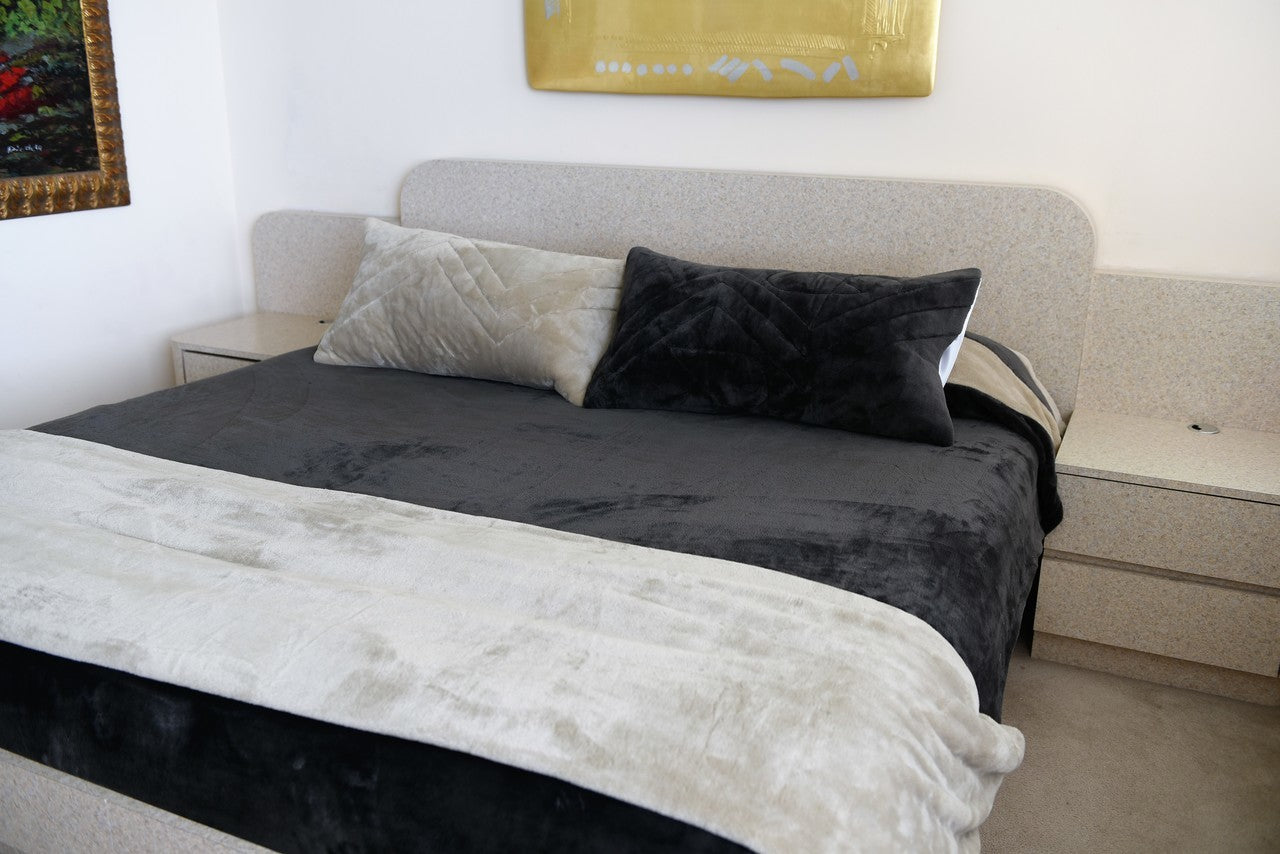 Charcoal & Tawney King/Cal King