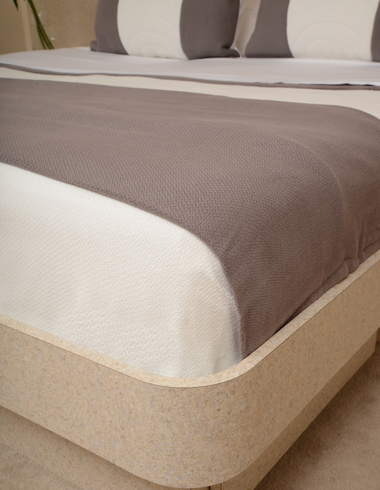 Off-White Cream & Grey 100% Cotton King/Cal King