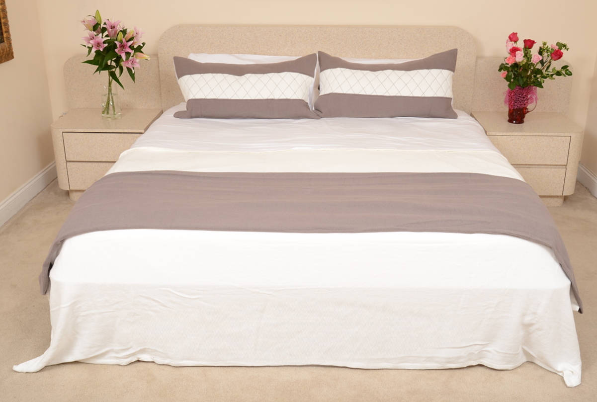 Off-White & Grey 100% Cotton King / Cal King