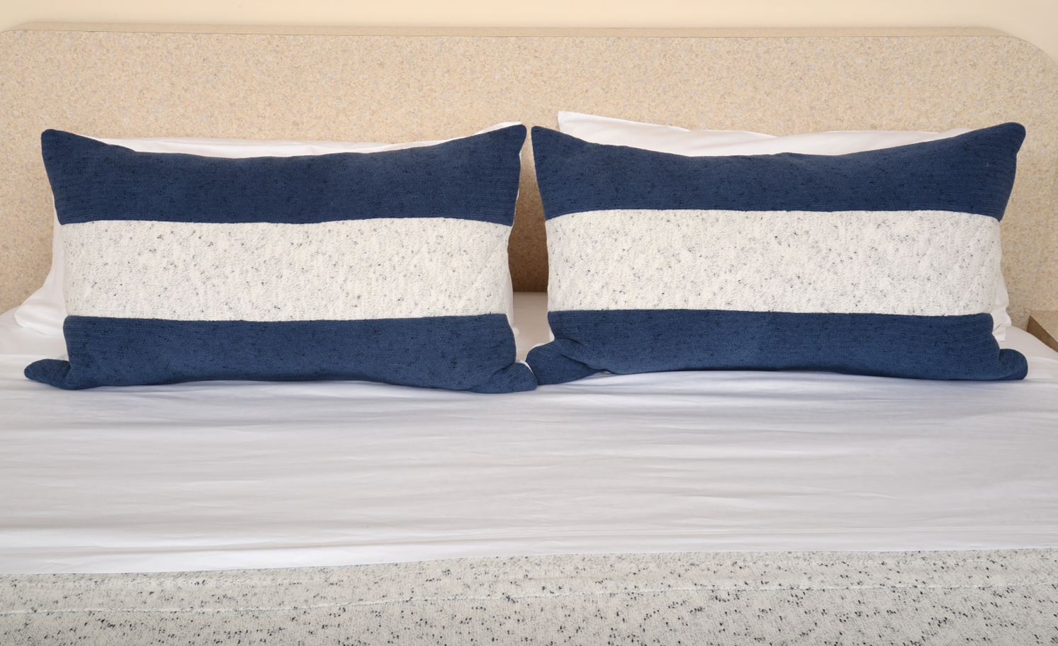 White & Navy Airy Poly-Knit King/Cal King
