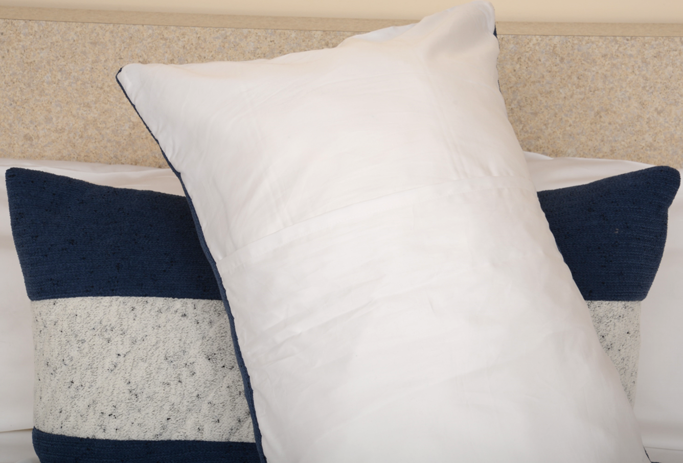 White & Navy Airy Poly-Knit King/Cal King